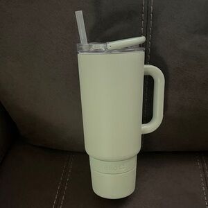 Ello Port 40oz Tumbler with Carry Loop and Handle